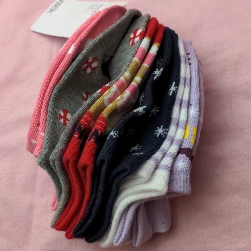 Nordstrom Woodland Winter Six Pairs Christmas Holiday Socks size 9-2.5